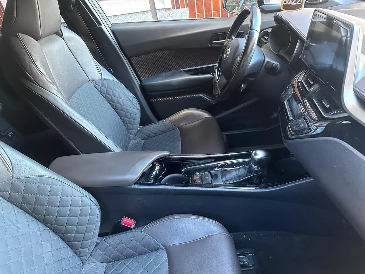 Интериор на автомобил, доставен от Diplomat Cars