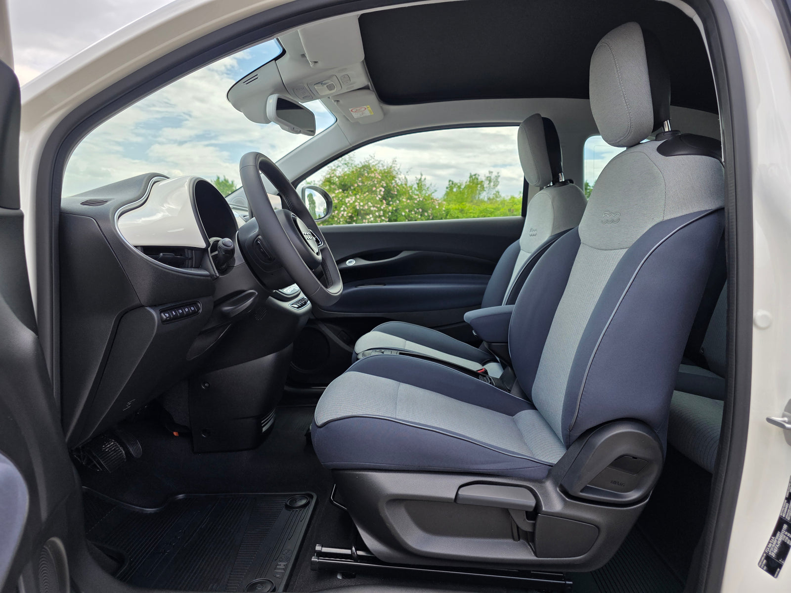 Fiat 500E Icon Cabrio 42 kWh — снимка 19