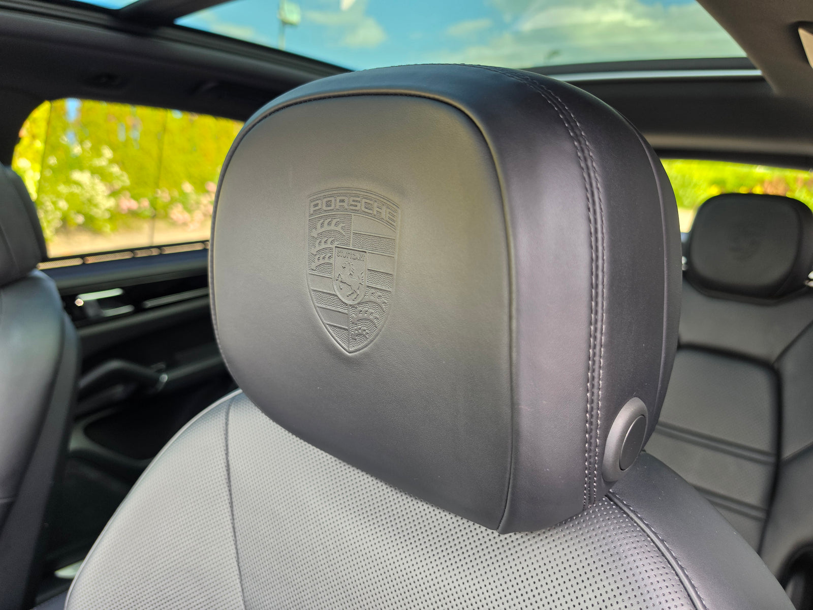 Porsche Cayenne Premium / Head-Up / Matrix / Sport Chrono / 360 / Pano / Bose — снимка 23