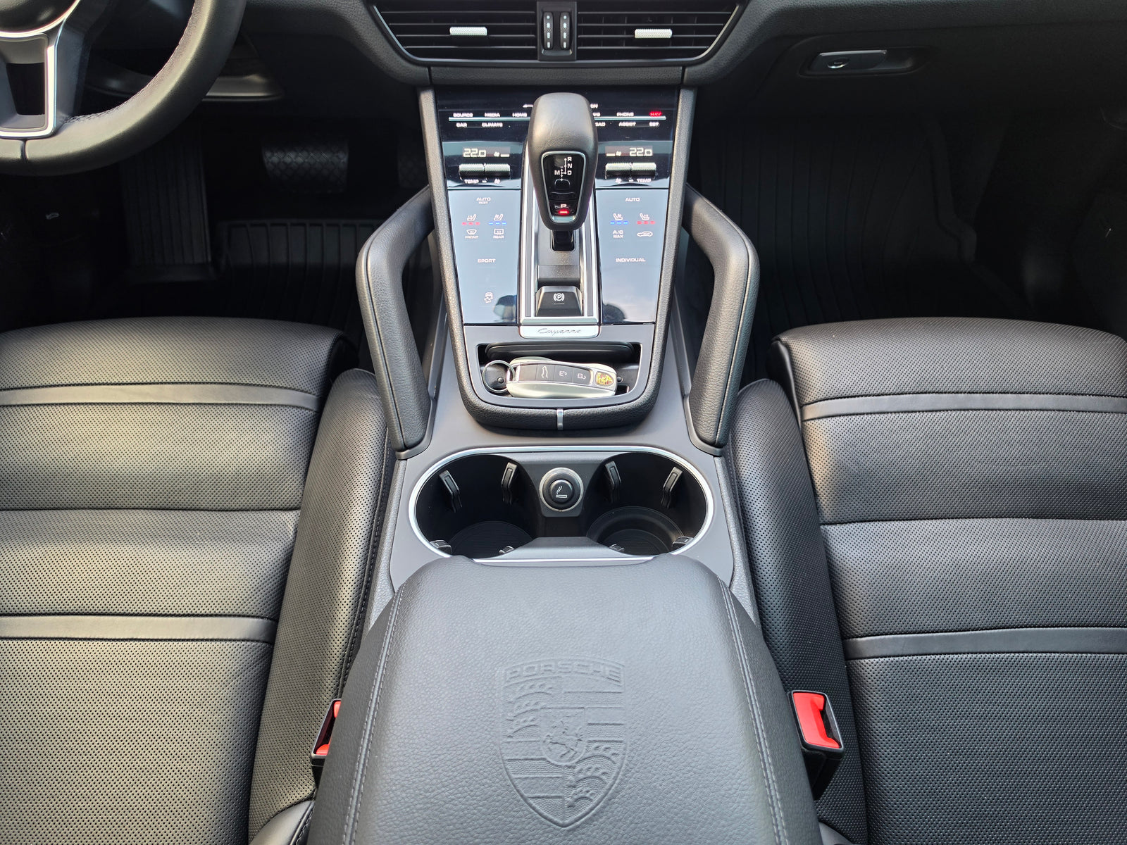 Porsche Cayenne Premium / Head-Up / Matrix / Sport Chrono / 360 / Pano / Bose — снимка 28