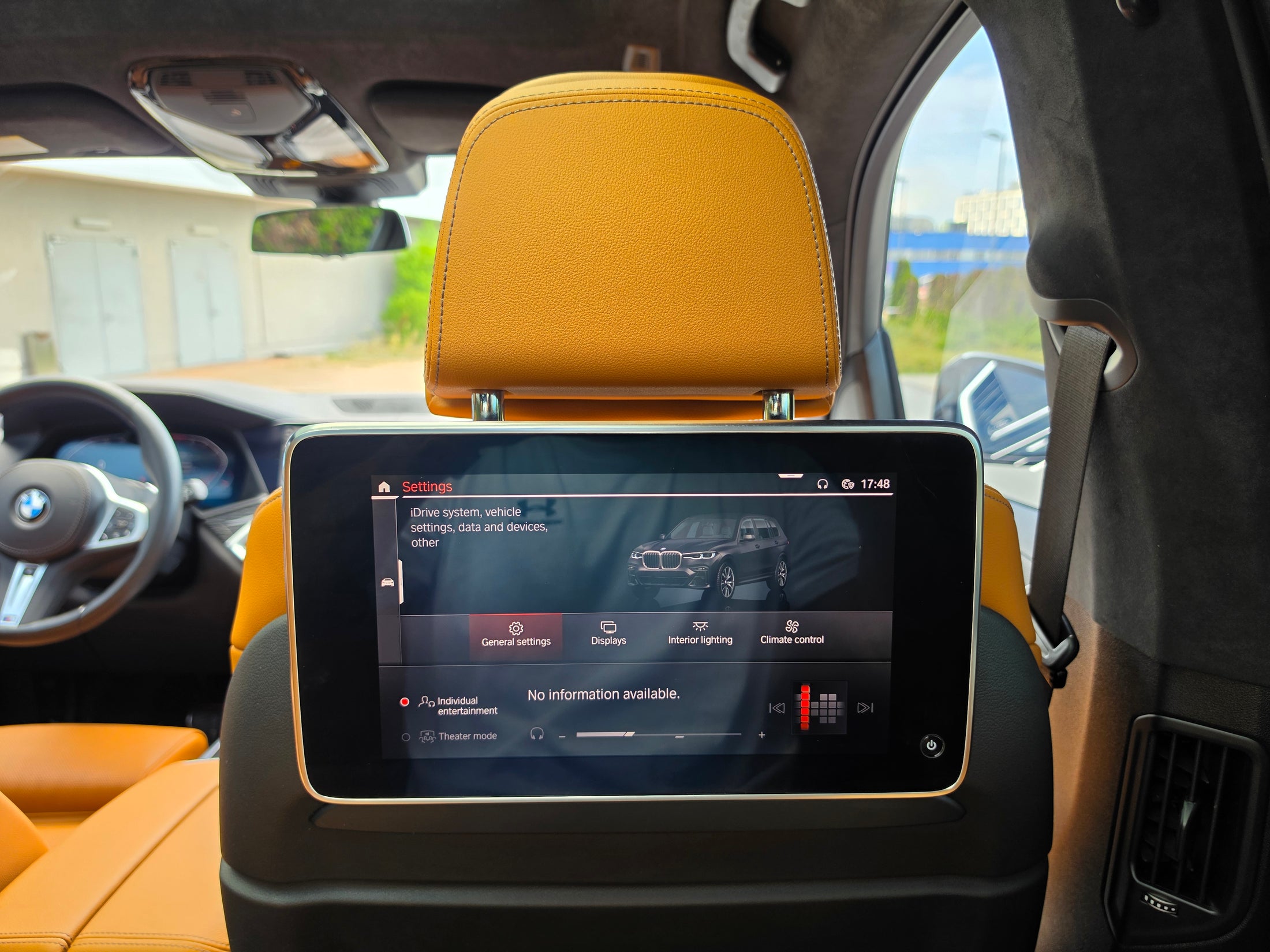 BMW X7 40i xDrive /TV/360/H&K/ SKY LOUNGE/ SOFT CLOSE/6+1 — снимка 47