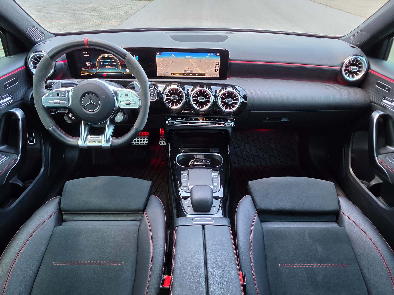 Mercedes-Benz A 35 AMG 4MATIC 360 Panorama — снимка 30