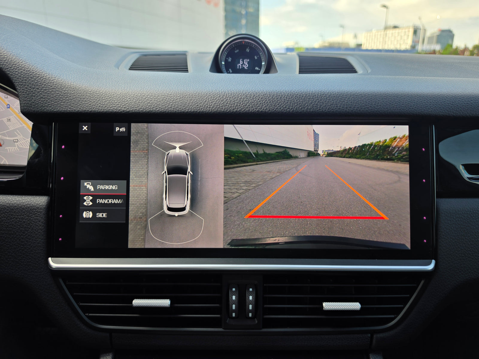 Porsche Cayenne Premium / Head-Up / Matrix / Sport Chrono / 360 / Pano / Bose — снимка 31