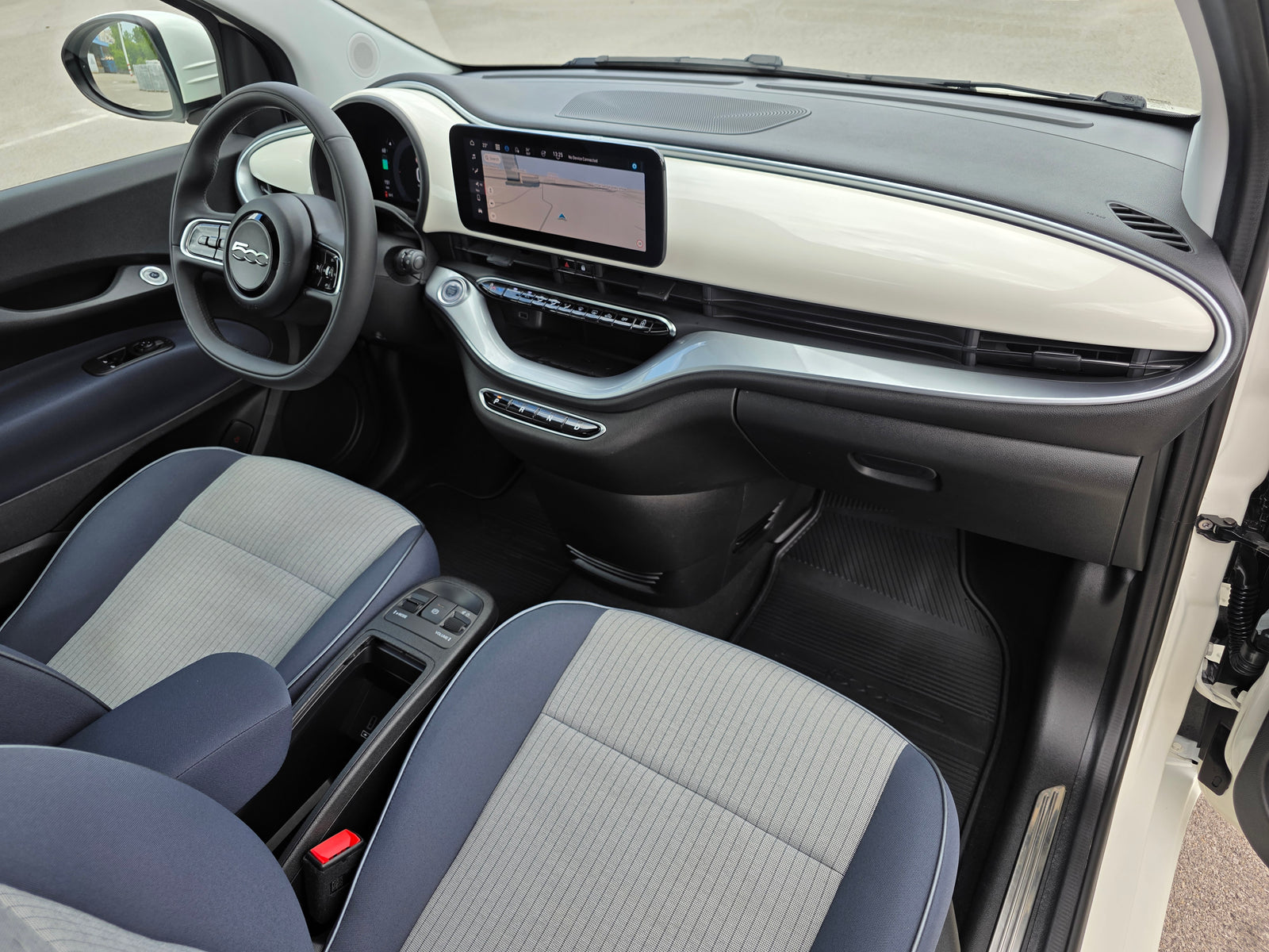 Fiat 500E Icon Cabrio 42 kWh — снимка 42