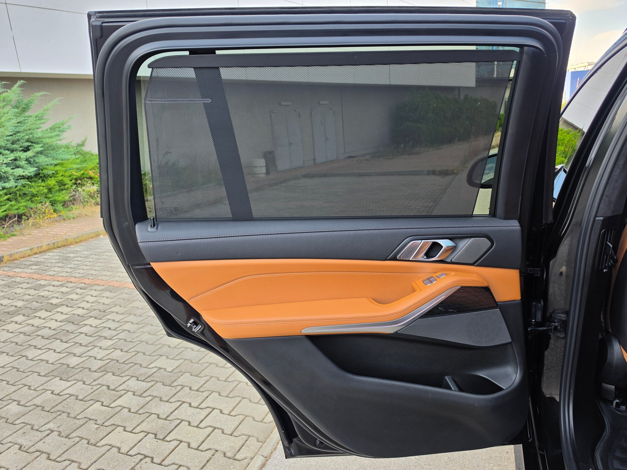 BMW X7 40i xDrive /TV/360/H&K/ SKY LOUNGE/ SOFT CLOSE/6+1 — снимка 36