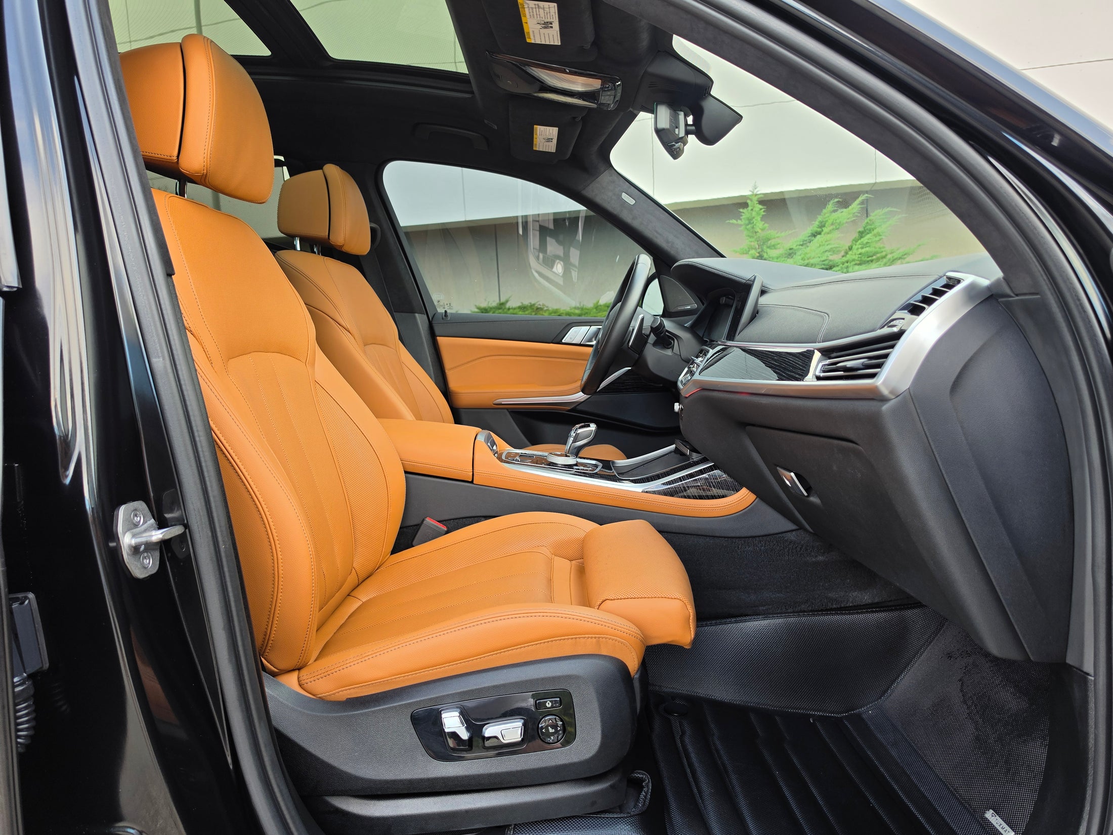 BMW X7 40i xDrive /TV/360/H&K/ SKY LOUNGE/ SOFT CLOSE/6+1 — снимка 50