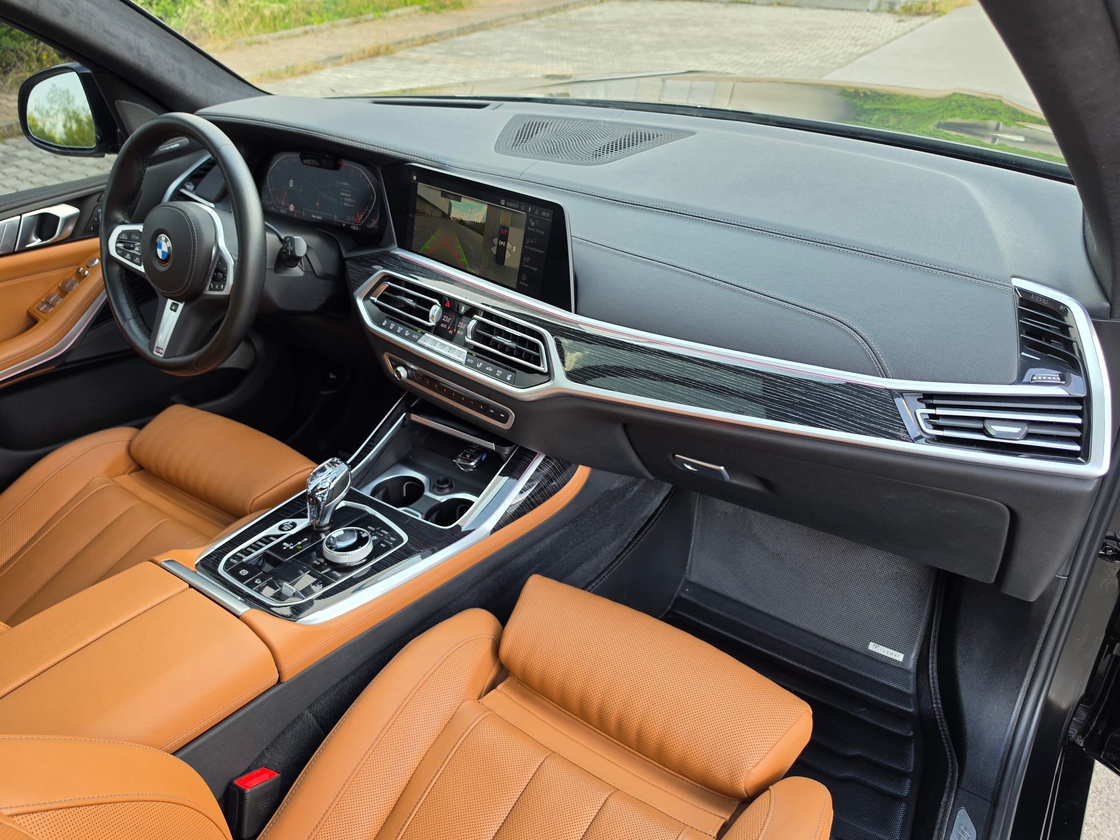 BMW X7 40i xDrive /TV/360/H&K/ SKY LOUNGE/ SOFT CLOSE/6+1 — снимка 53
