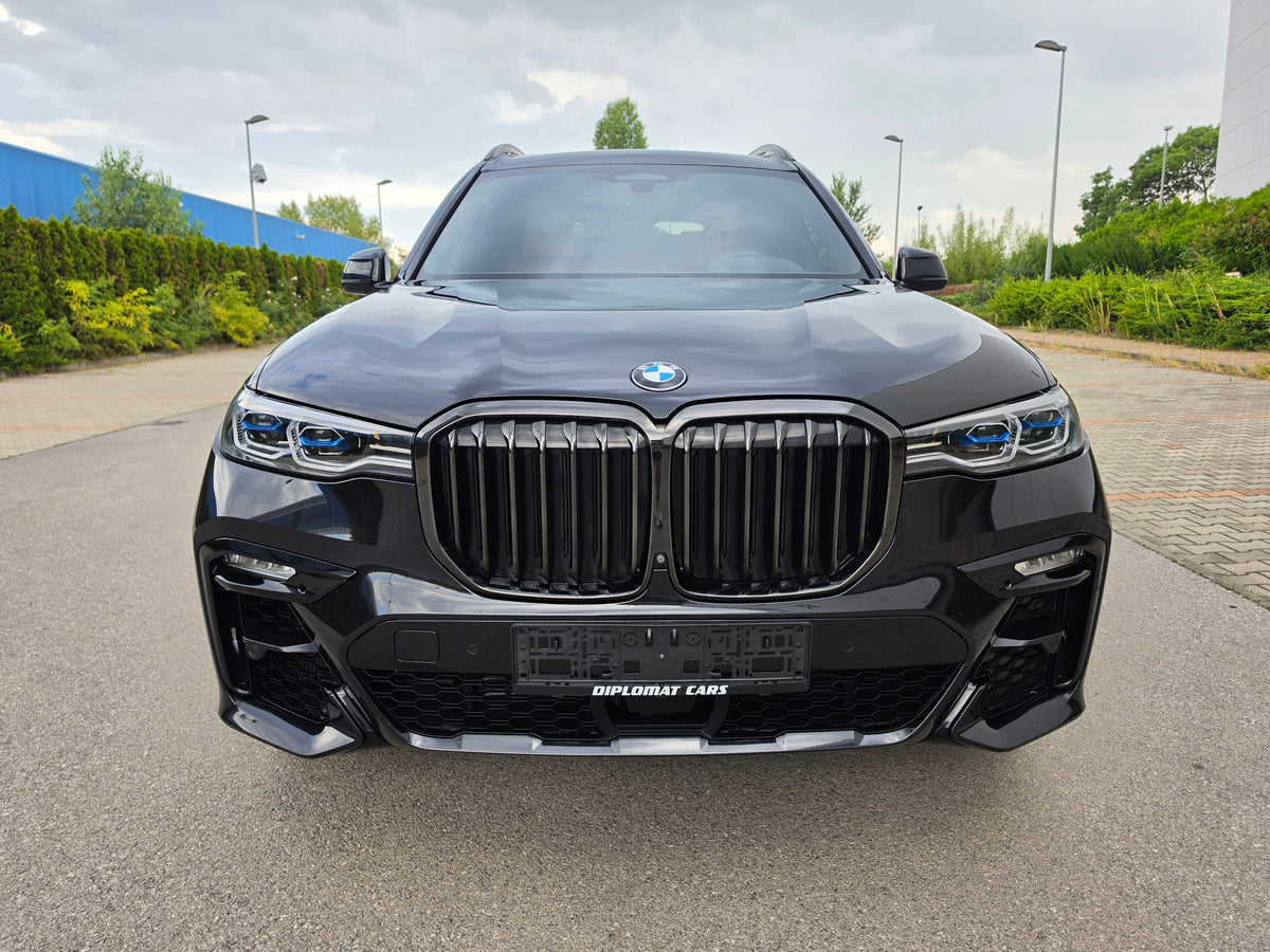 BMW X7 40i xDrive /TV/360/H&K/ SKY LOUNGE/ SOFT CLOSE/6+1