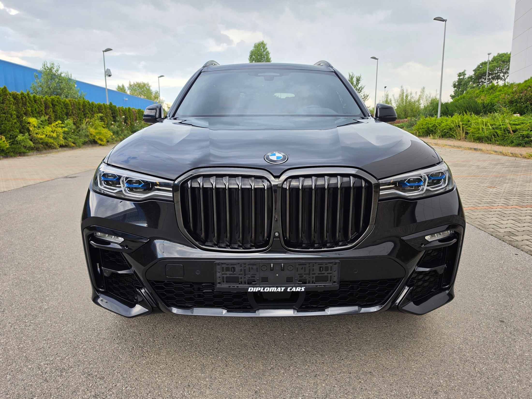 BMW X7 40i xDrive /TV/360/H&K/ SKY LOUNGE/ SOFT CLOSE/6+1