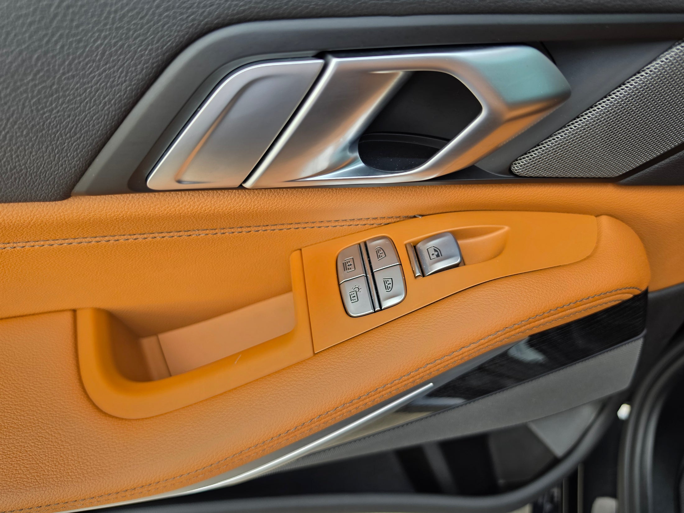 BMW X7 40i xDrive /TV/360/H&K/ SKY LOUNGE/ SOFT CLOSE/6+1 — снимка 37