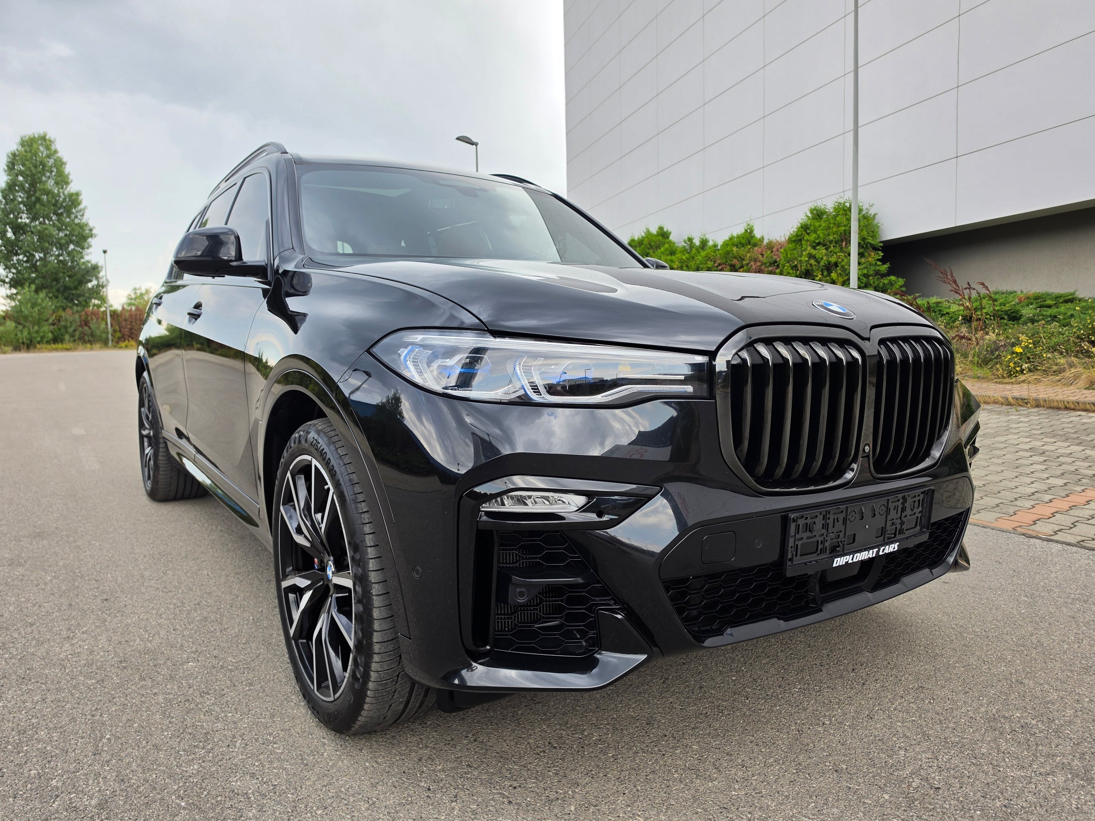BMW X7 40i xDrive /TV/360/H&K/ SKY LOUNGE/ SOFT CLOSE/6+1 — снимка 2