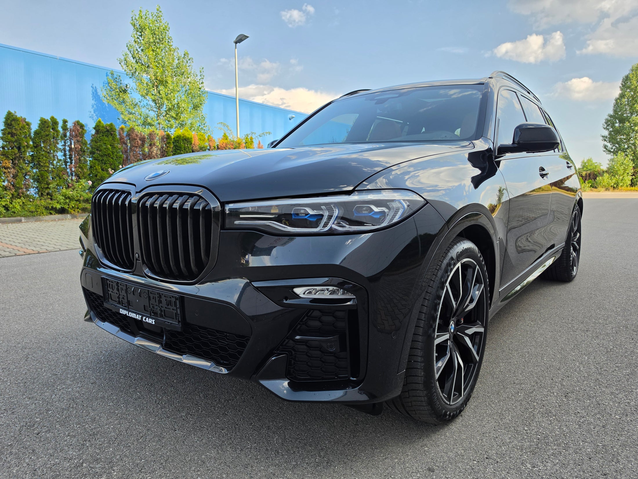BMW X7 40i xDrive /TV/360/H&K/ SKY LOUNGE/ SOFT CLOSE/6+1 — снимка 16