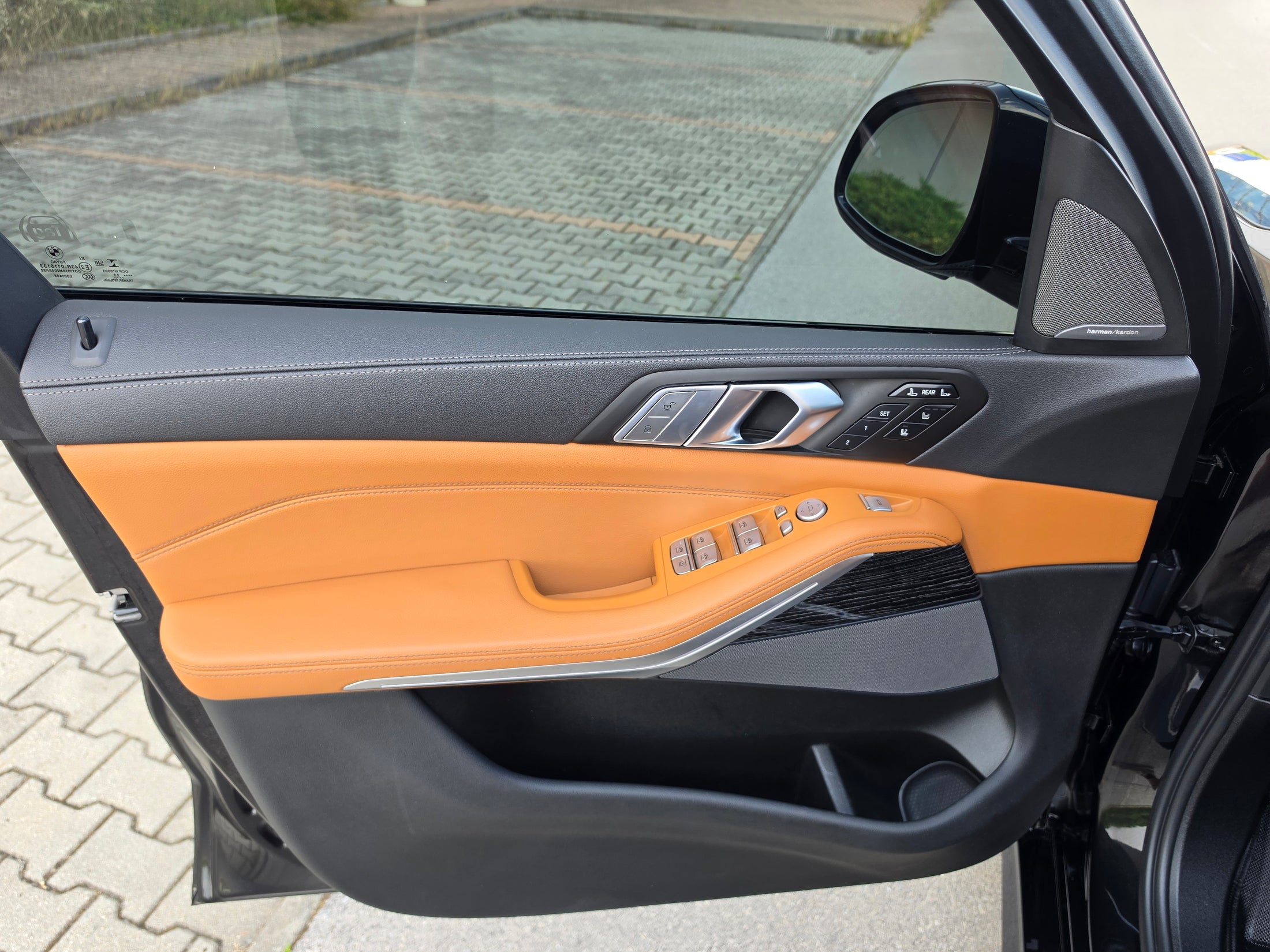 BMW X7 40i xDrive /TV/360/H&K/ SKY LOUNGE/ SOFT CLOSE/6+1 — снимка 19
