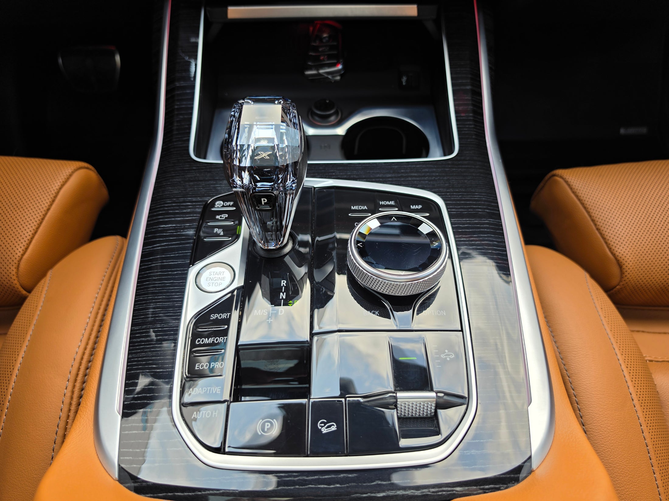 BMW X7 40i xDrive /TV/360/H&K/ SKY LOUNGE/ SOFT CLOSE/6+1 — снимка 31