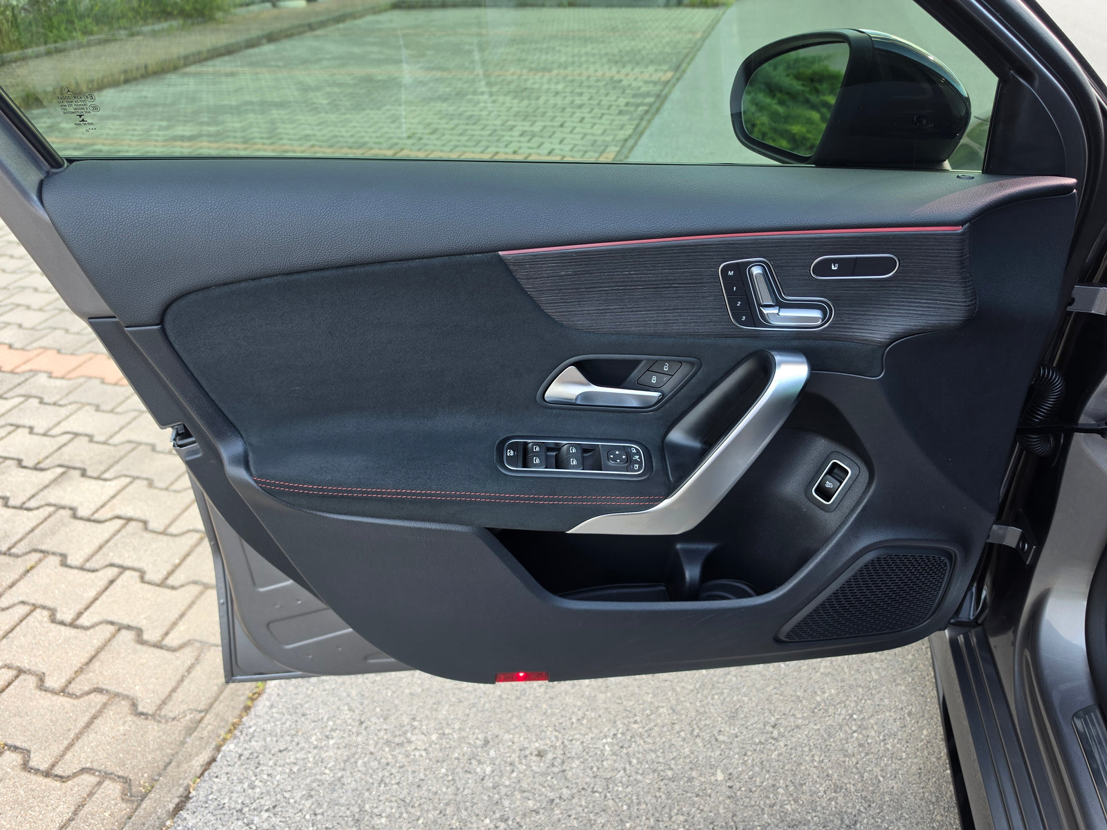 Mercedes-Benz A 35 AMG 4MATIC 360 Panorama — снимка 13