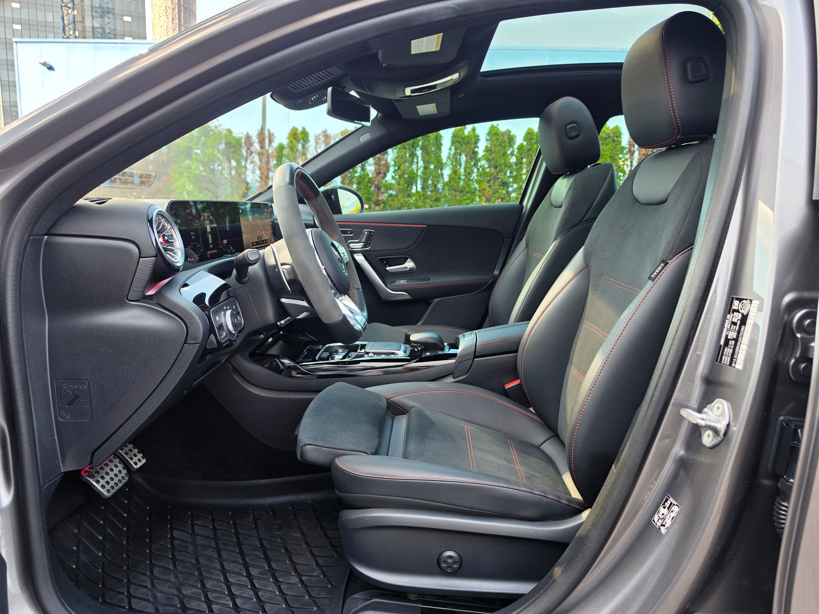 Mercedes-Benz A 35 AMG 4MATIC 360 Panorama — снимка 14