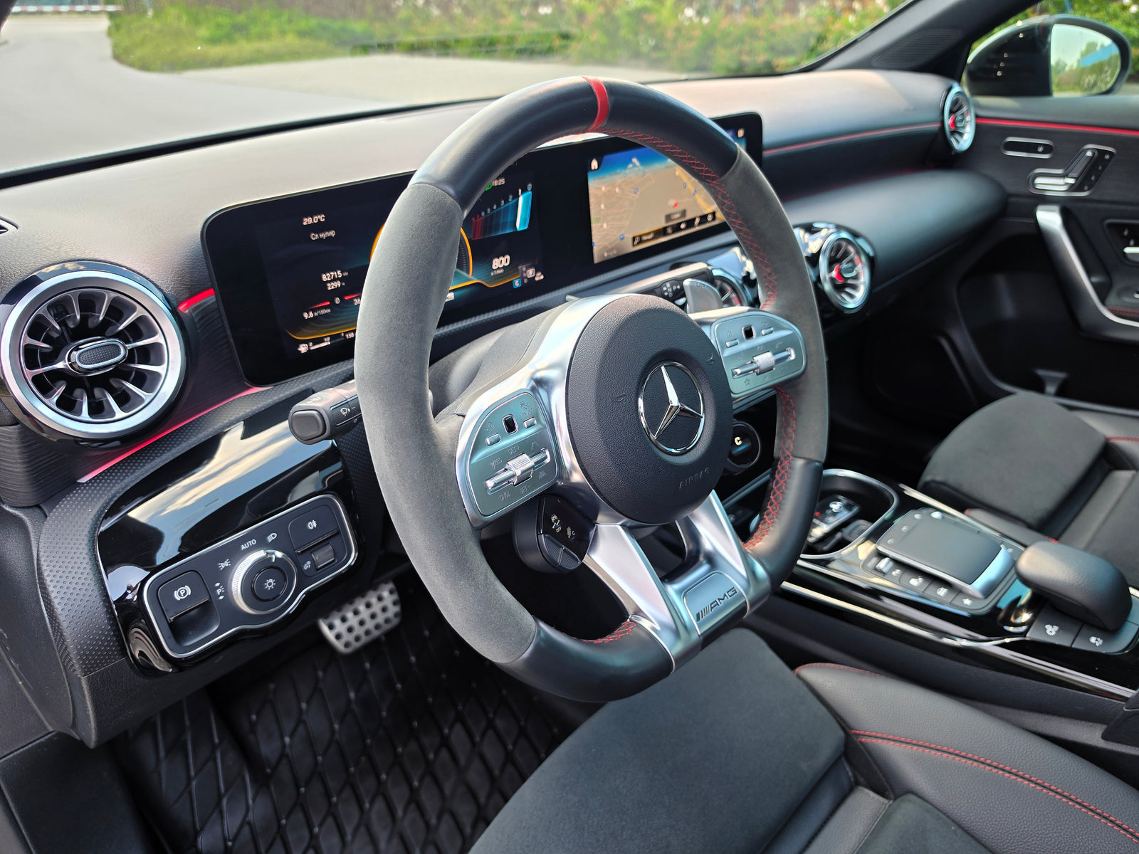 Mercedes-Benz A 35 AMG 4MATIC 360 Panorama — снимка 17