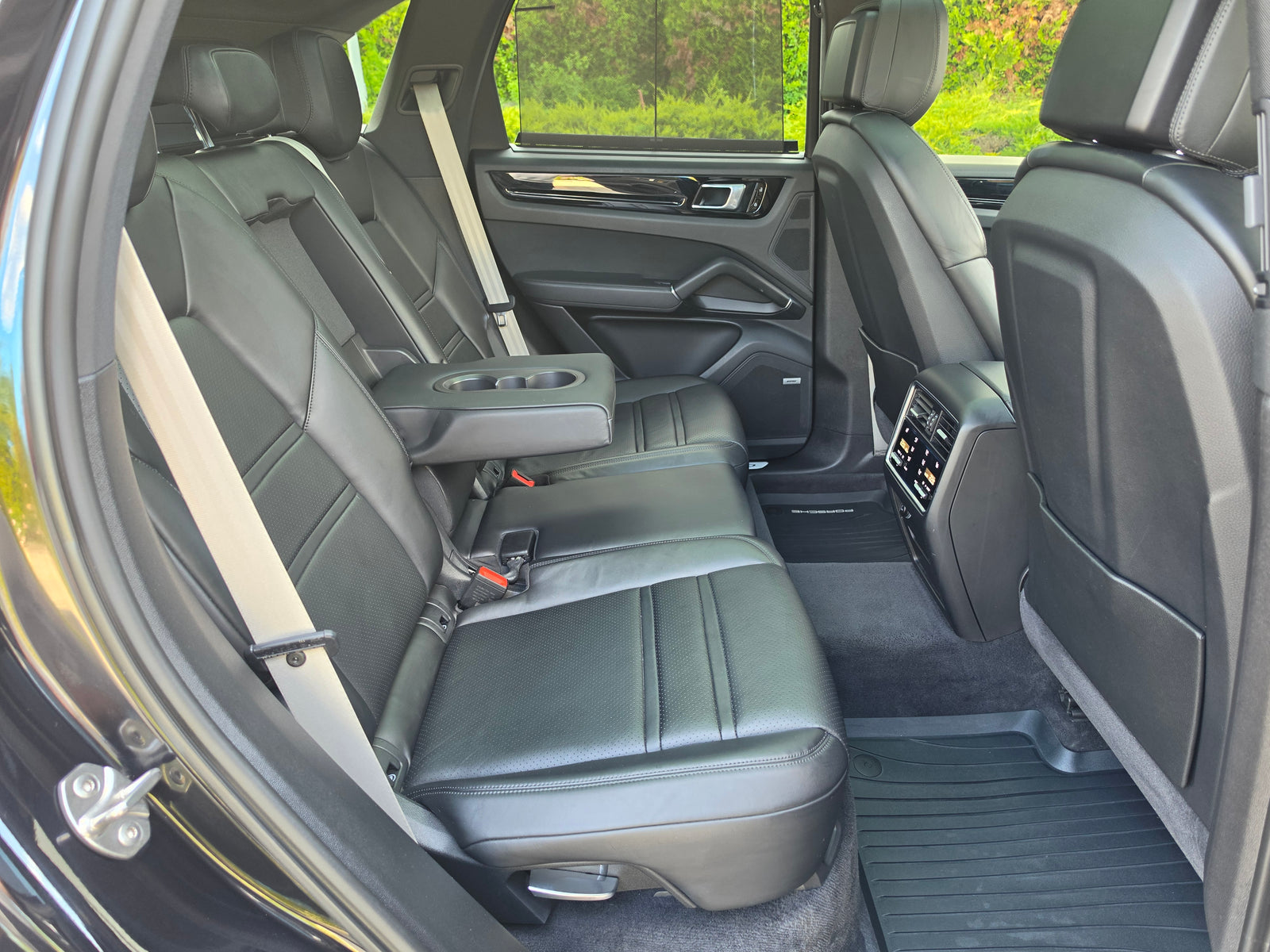 Porsche Cayenne Premium / Head-Up / Matrix / Sport Chrono / 360 / Pano / Bose — снимка 42